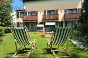 Apartments und Zimmer mit Kochnische in Meeresnähe in Dźwirzyno, 4 Ecken der Welt