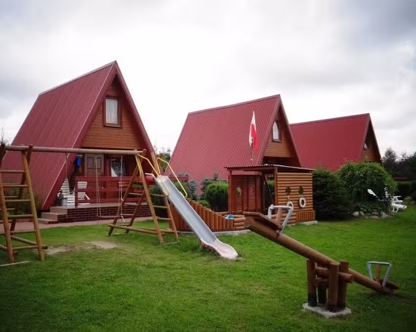 7 Mädchen. Agrotourismus, Ferienhäuser.