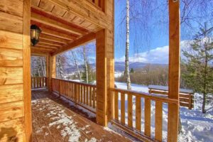 Adamówka Smerek – dom całoroczny w Bieszczadach