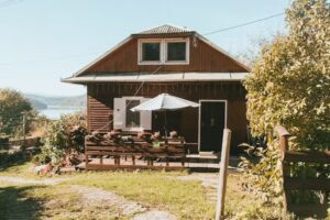 Agritourism by the lake – Crazy Horse Indian Settlement