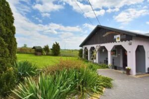 Agriturismo Świętokrzyskie Abseits der Straße Fischerhütten