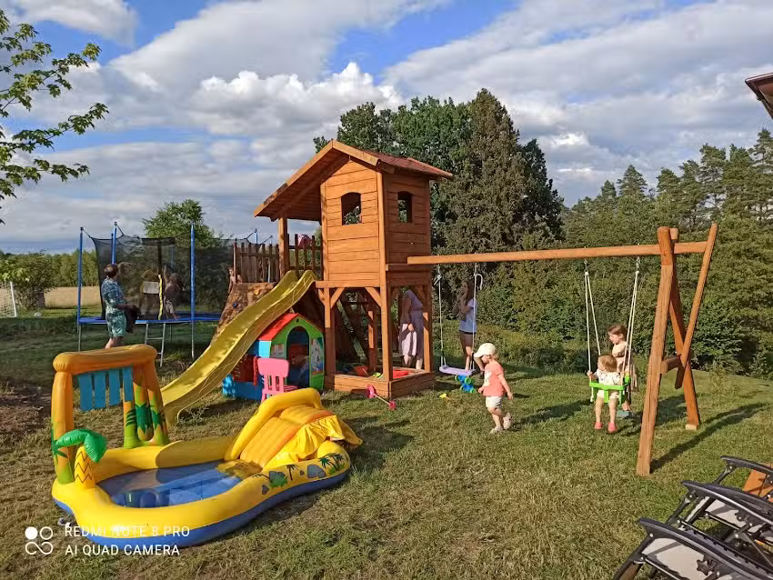 Agrotourismus in Zacisze am Fluss Wda, Campingplatz, Kajaks