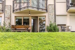 Apartment in Cyrhla with a terrace