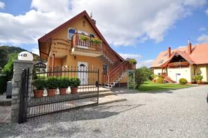 Apartamenty i pokoje gościnne U Doroty Karpacz Domek do wynajęcia Noclegi Ferie