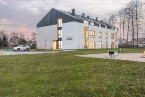 Wohnungen Mietshaus Parkowa Dąbki