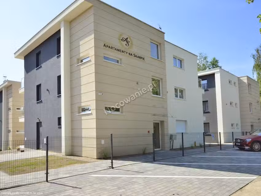 Apartments on the Scarp