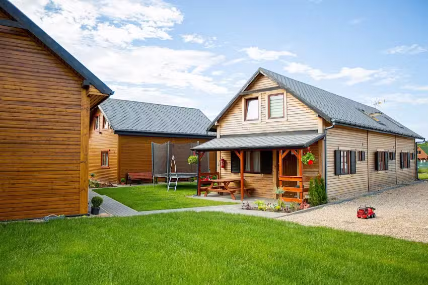 „AURA“ Ferienhäuser – Unterkünfte in Rewal