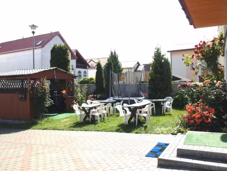 Ganzjährig geöffnetes Ferienhaus und Hotel