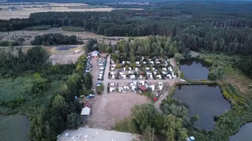 Campingplatz Marina – Ferienhäuser und Wohnmobilstellplätze