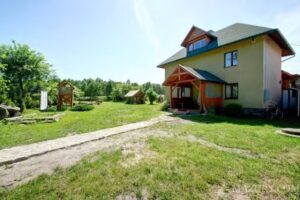 Cottage under the oak tree