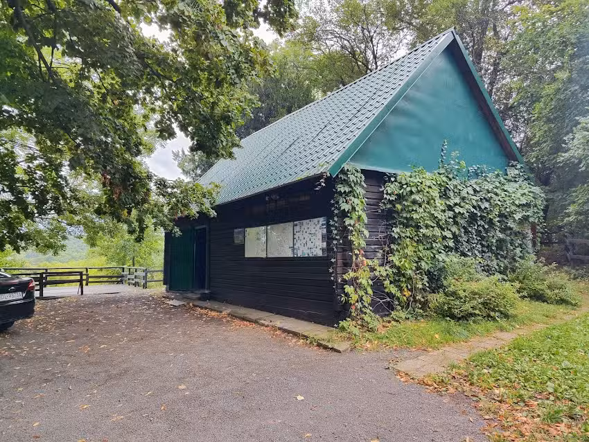 H&uuml;tte unter der Linde