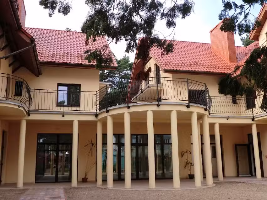 Delfin. Ośrodek wypoczynkowy, pokoje, domki, noclegi