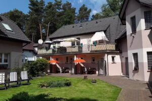 Borowiak Guest House – Unterkunft in Pobierowo