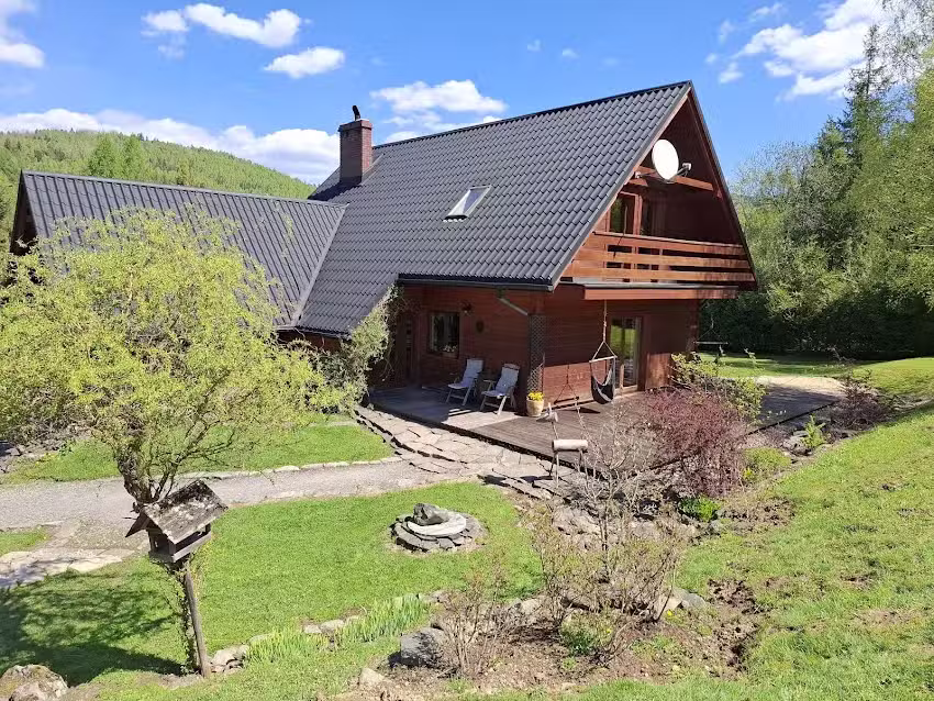 Haus unter dem Wolfshain