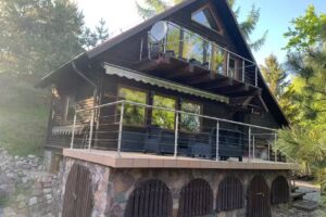 Haus mit Strand am Dejnowa-See