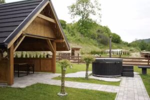 Domek przy szlaku na Lubań