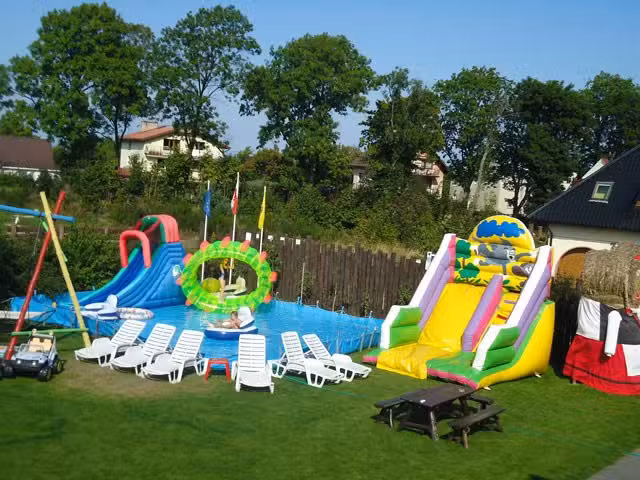 GANZJÄHRIGE HÄUSER UND WOHNUNGEN KOLIBER WŁADYSŁAWOWO