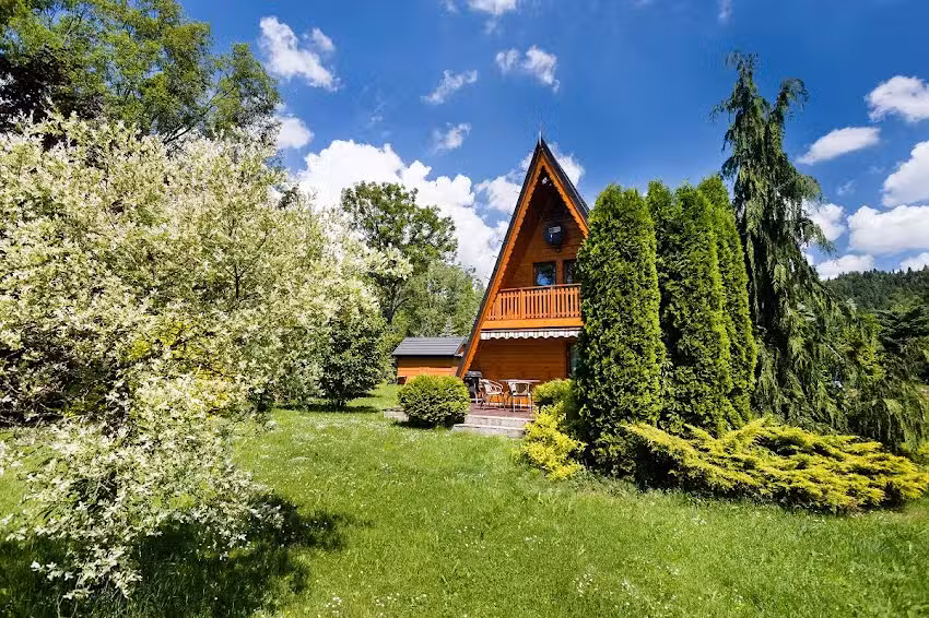 JANOSIK HOUSES – year-round wooden houses on large fenced plots in Łopuszna in the Gorce Mountains, dogs welcome free of charge