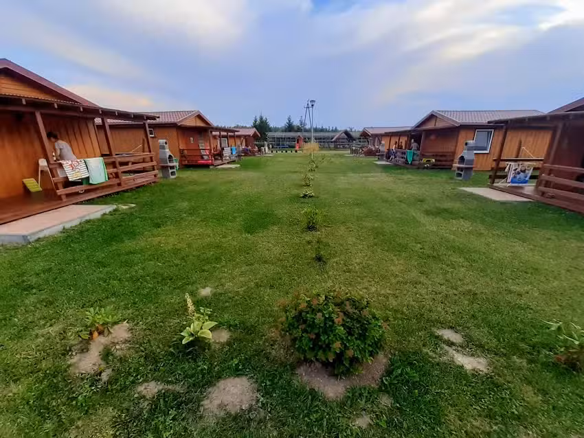 Domki letniskowe przy Akacjowej Noclegi Wynajem domk&oacute;w wypoczynkowych Rydzewo