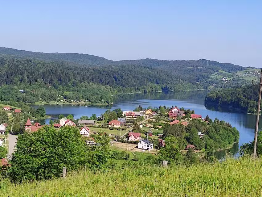 Ferienh&auml;user auf dem H&uuml;gel