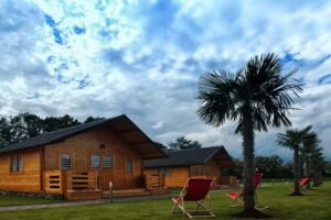 Paradiesische Ferienhäuser unter Palmen