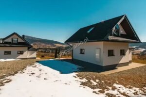 Ferienhäuser unterhalb von Groniem