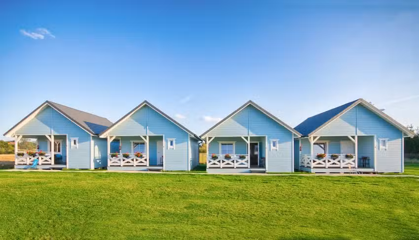 Gr&uuml;&szlig;e von den Ferienh&auml;usern