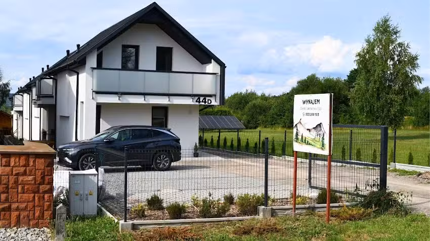 Edzi&rsquo;s Cottages