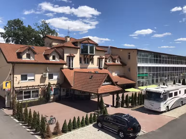 „Dworek” Noclegi turystyczne