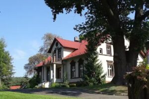 Herrenhaus. Schuljugendheim