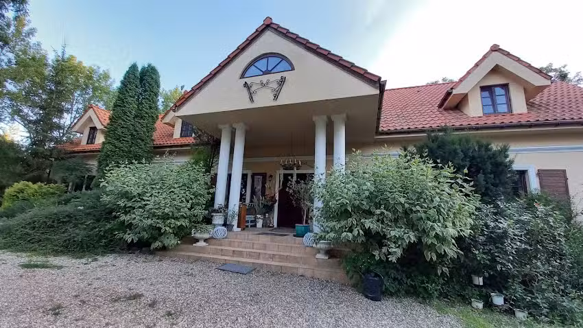 Dworek Wśród Jesionów. Gospodarstwo agroturystyczne.