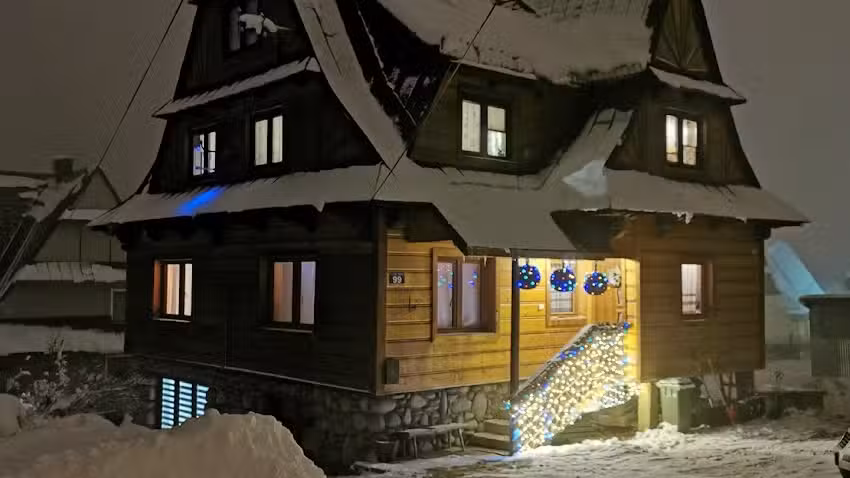 Highlander&rsquo;s cottage & Koni&oacute;wka settlement