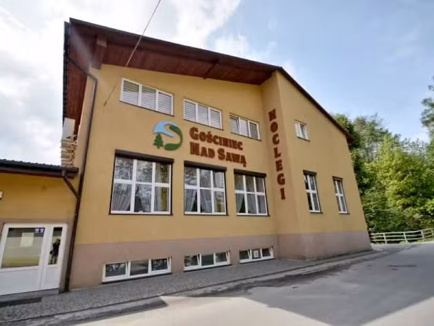 Die Straße am Fluss Save