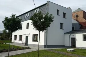 Happy Day Apartments