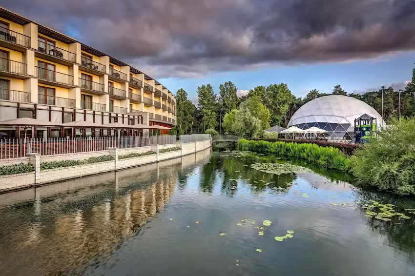 Holiday Inn Resort Warschau Józefów