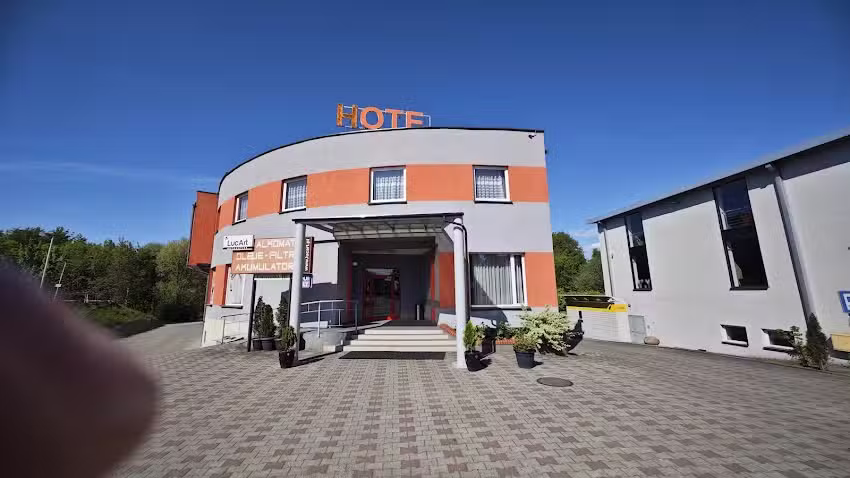 HOTEL AVA