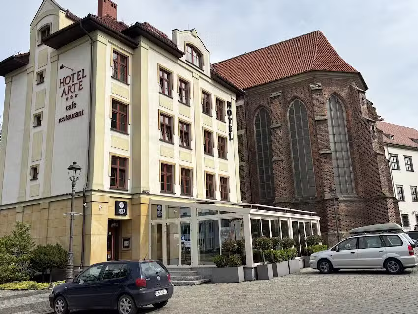 Hotel and Restaurant Arte Brzeg