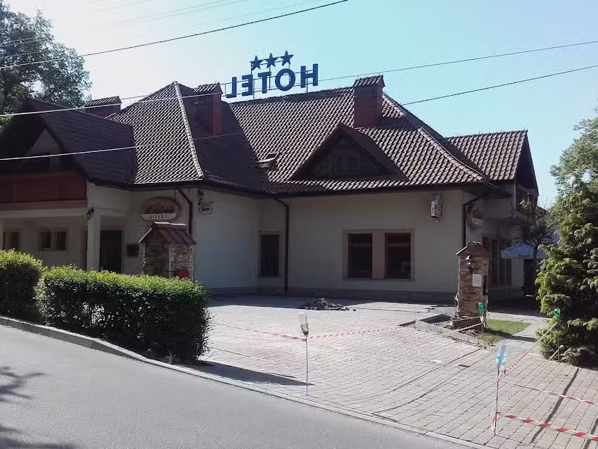 Zalesie Hotel and Restaurant