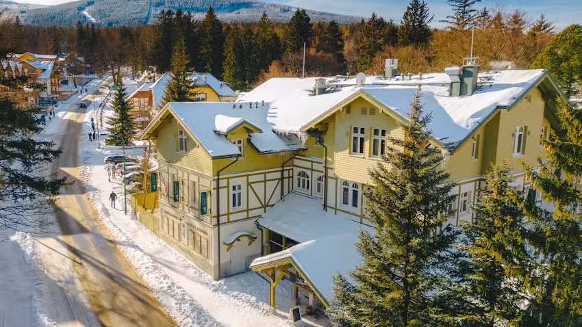 Hotel Platinum Adults