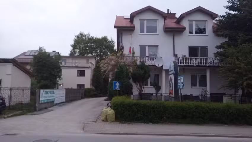 Hotel under the Spruce