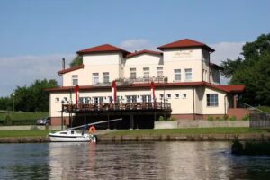 Hotel Restaurant on the Narew River