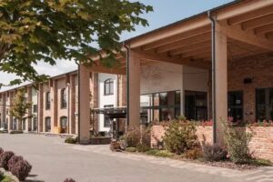 Salio Equisport Resort & Spa Hotel | Corporate Conference Rooms | Horse Farm | Apartments | Swimming Pool | Salio Restaurant