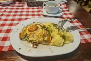 Hotel Gourmet Guest Rooms