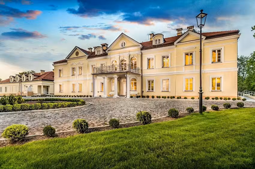 Hotel Sobienie Królewskie