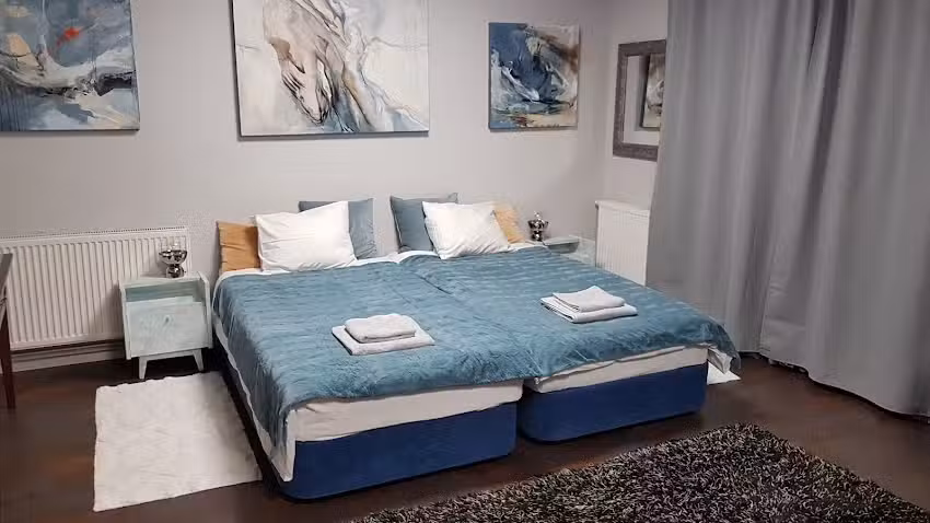 HOUSE OF ART APARTMENTS