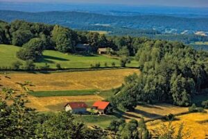 Hubertówka bei Jaworze / Hochzeitssaal in den Beskiden / Wiese für eine Hochzeit im Freien / Veranstaltungen / Empfänge