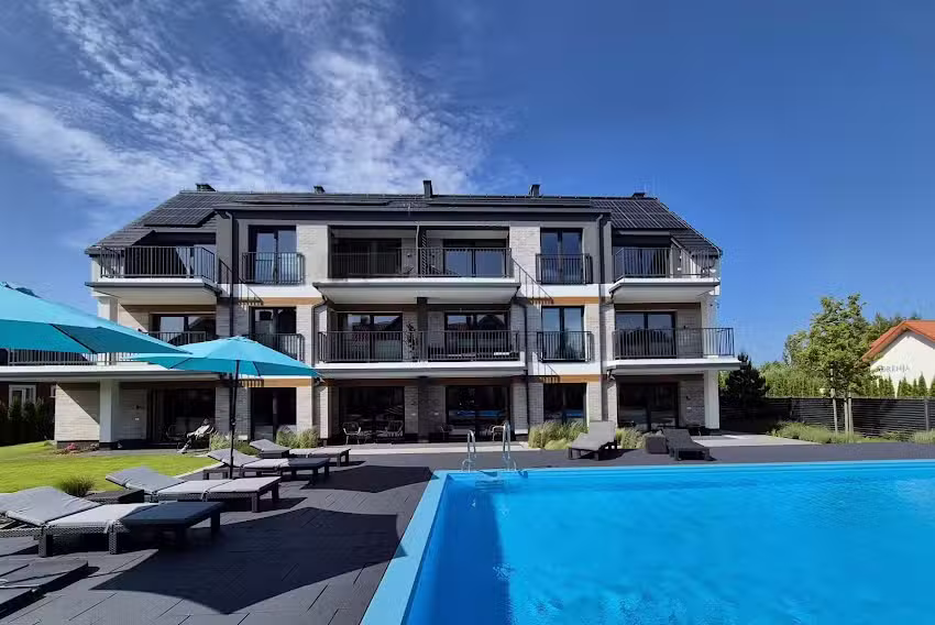 Inny Klimat – apartamenty z basenem | noclegi w Rowach