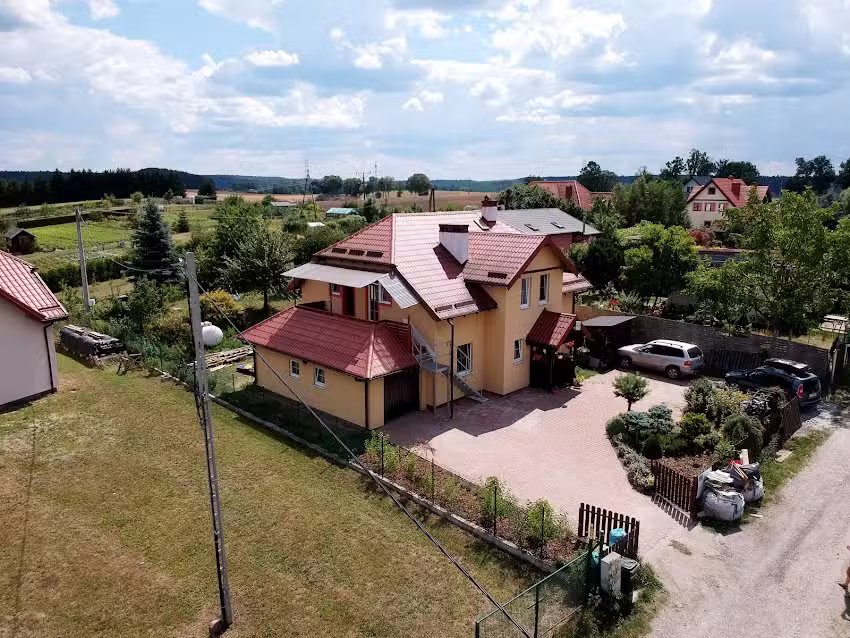 „Jaskółka” Pokoje i Apartament nad Jeziorem