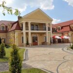 Jaśminowy Dw&oacute;r