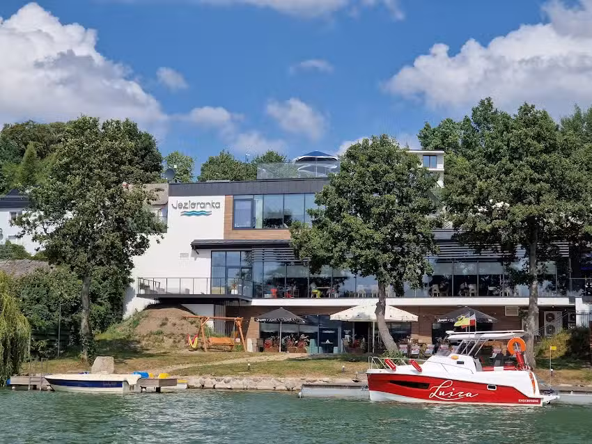 Jezioranka Restauracja i Apartamenty